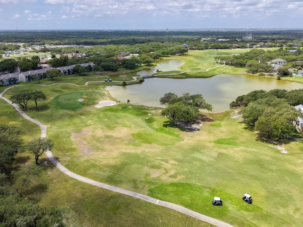405 Cascades Rockport, TX 78382