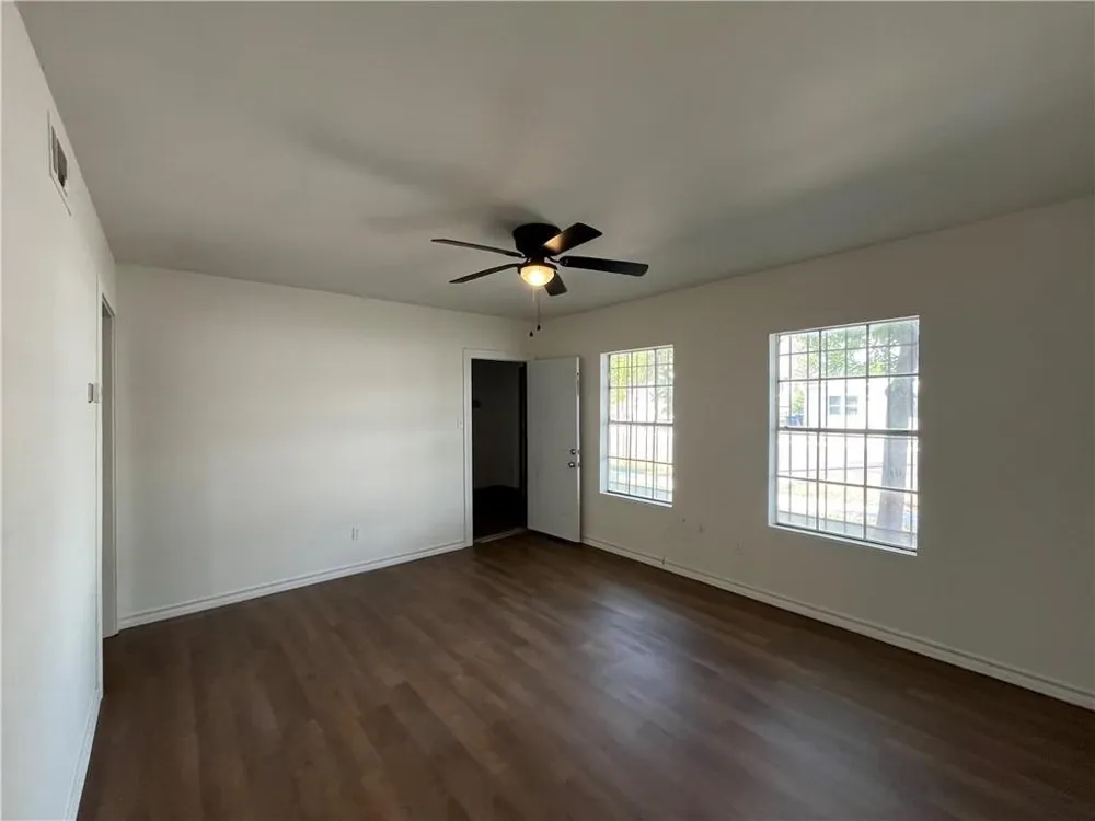 907 Elizabeth Street Corpus Christi, TX 78404