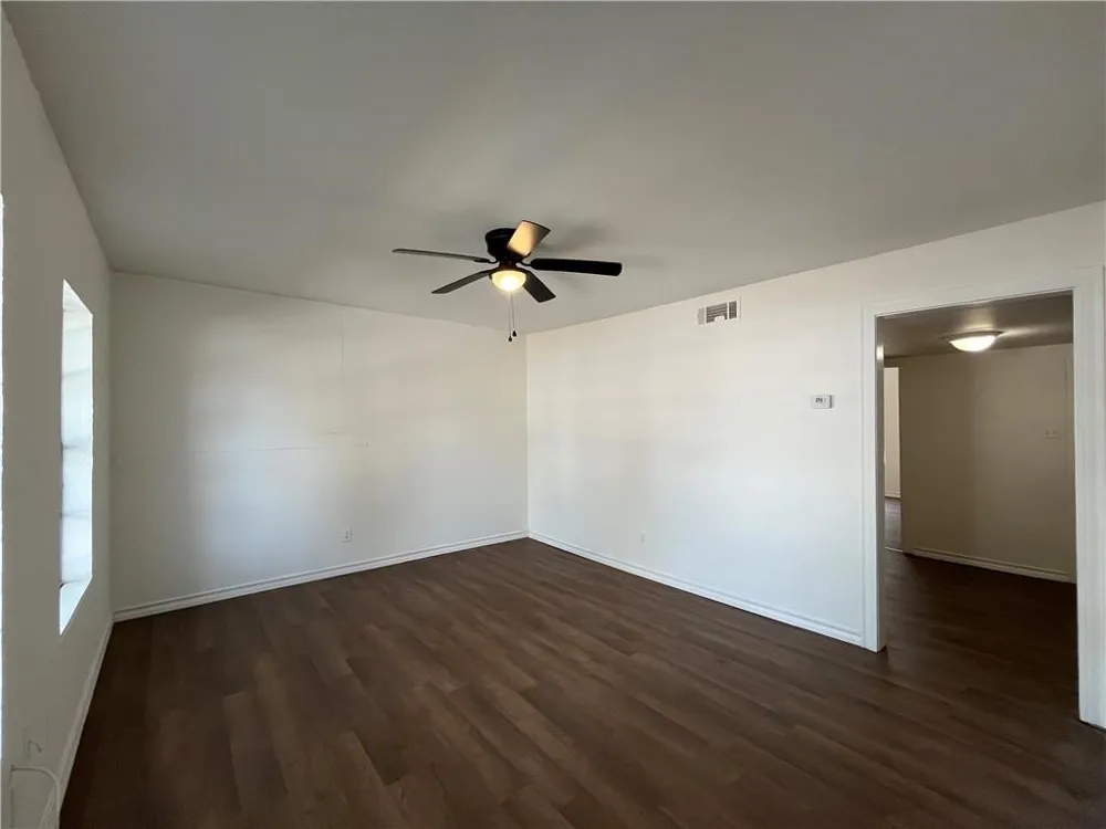 907 Elizabeth Street Corpus Christi, TX 78404