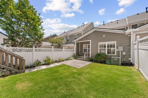 908 Loxley Dr