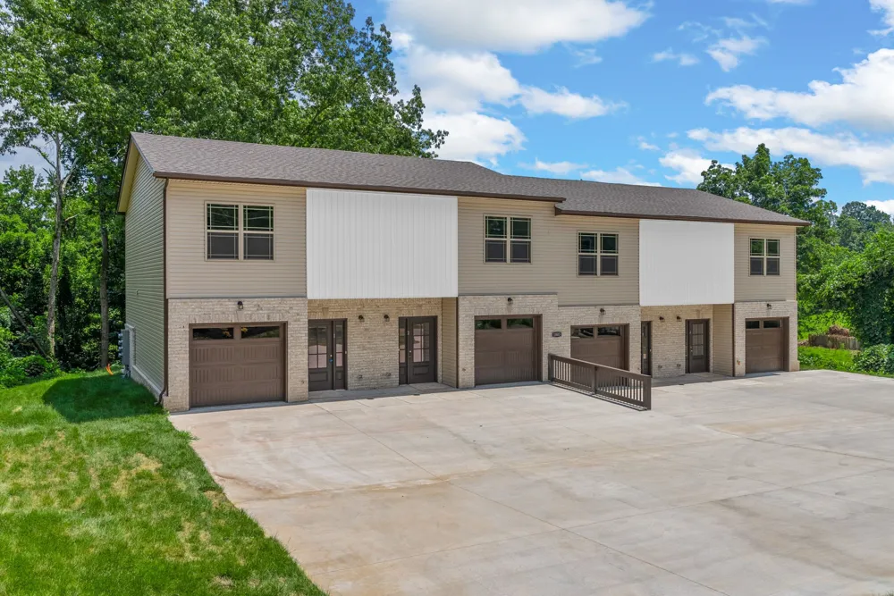 1803 Evans Rd #1 Clarksville, TN 37042