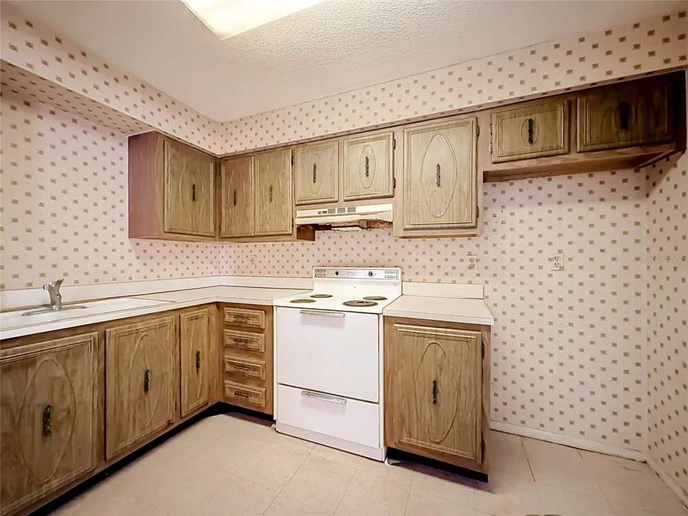 532 ORANGE DRIVE #22 Altamonte Springs, FL 32701