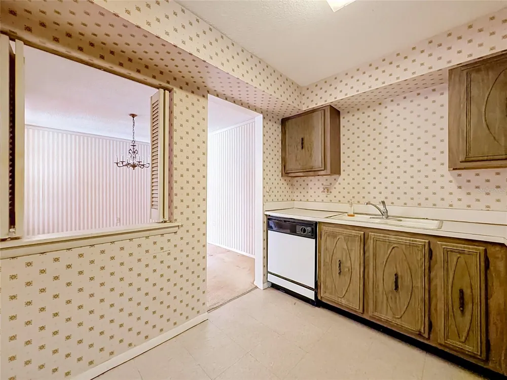 532 ORANGE DRIVE #22 Altamonte Springs, FL 32701