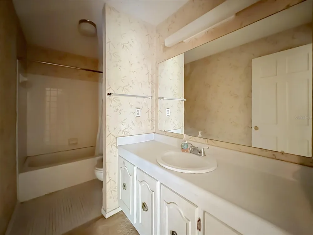 532 ORANGE DRIVE #22 Altamonte Springs, FL 32701