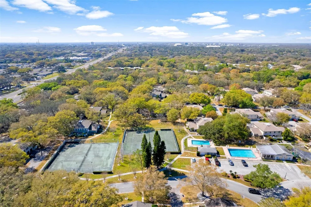 6305 MORNINGMIST COURT #6305 Temple Terrace, FL 33617