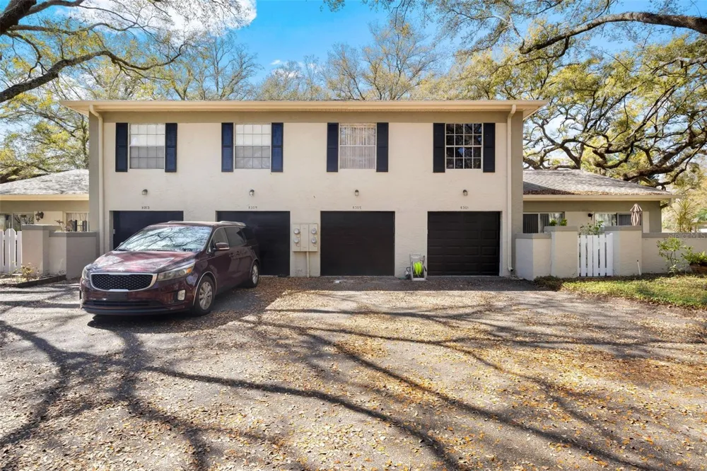 6305 MORNINGMIST COURT #6305 Temple Terrace, FL 33617