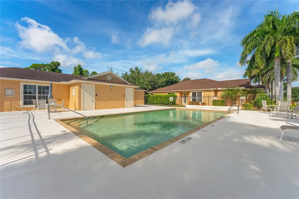 4361 TURNBERRY CIRCLE North Port, FL 34288
