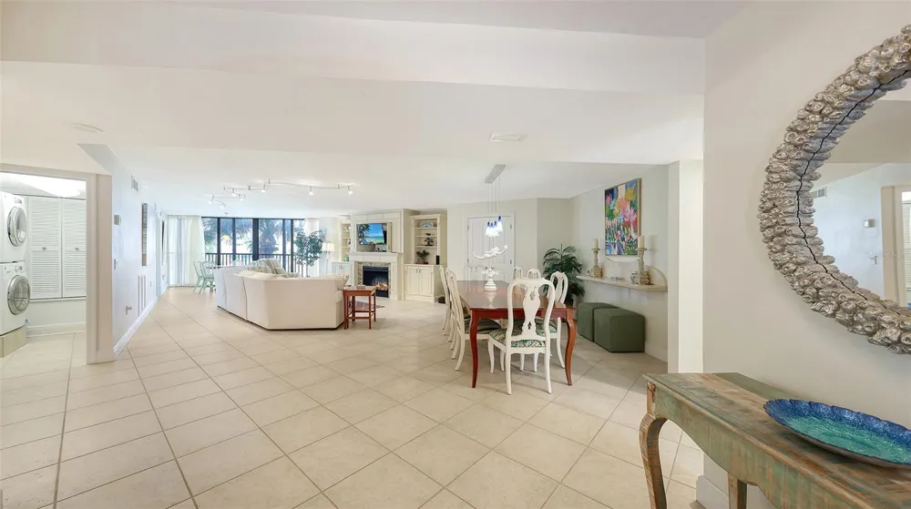 5880 MIDNIGHT PASS ROAD #307 Sarasota, FL 34242