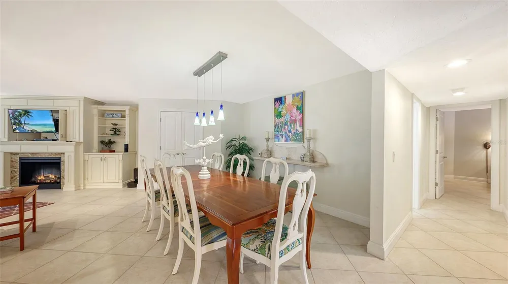 5880 MIDNIGHT PASS ROAD #307 Sarasota, FL 34242