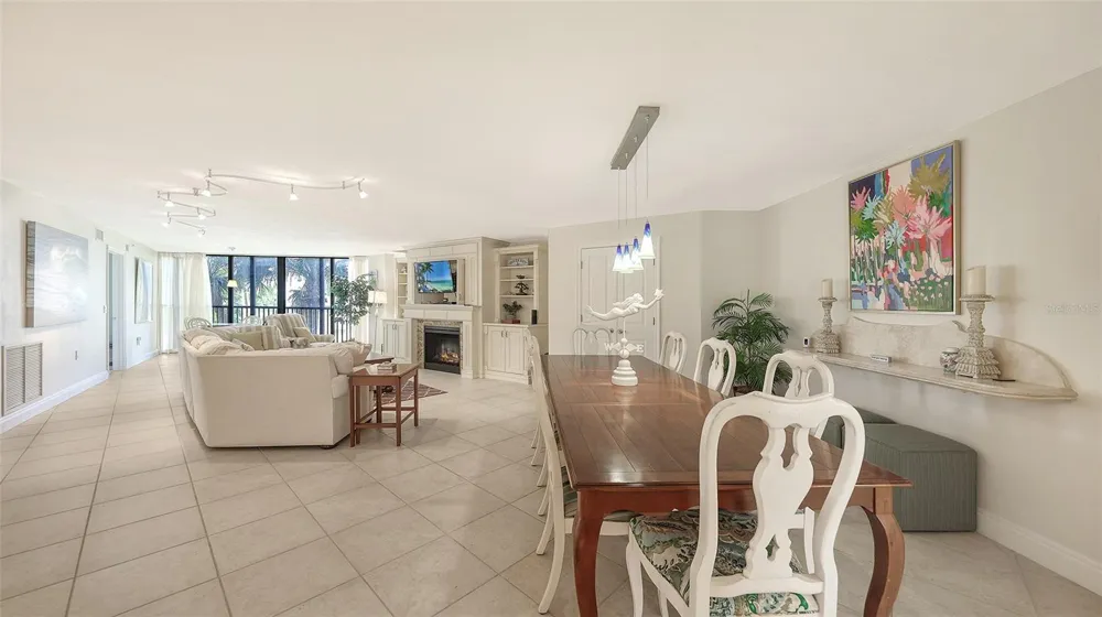 5880 MIDNIGHT PASS ROAD #307 Sarasota, FL 34242