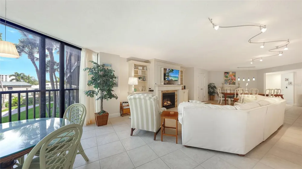 5880 MIDNIGHT PASS ROAD #307 Sarasota, FL 34242