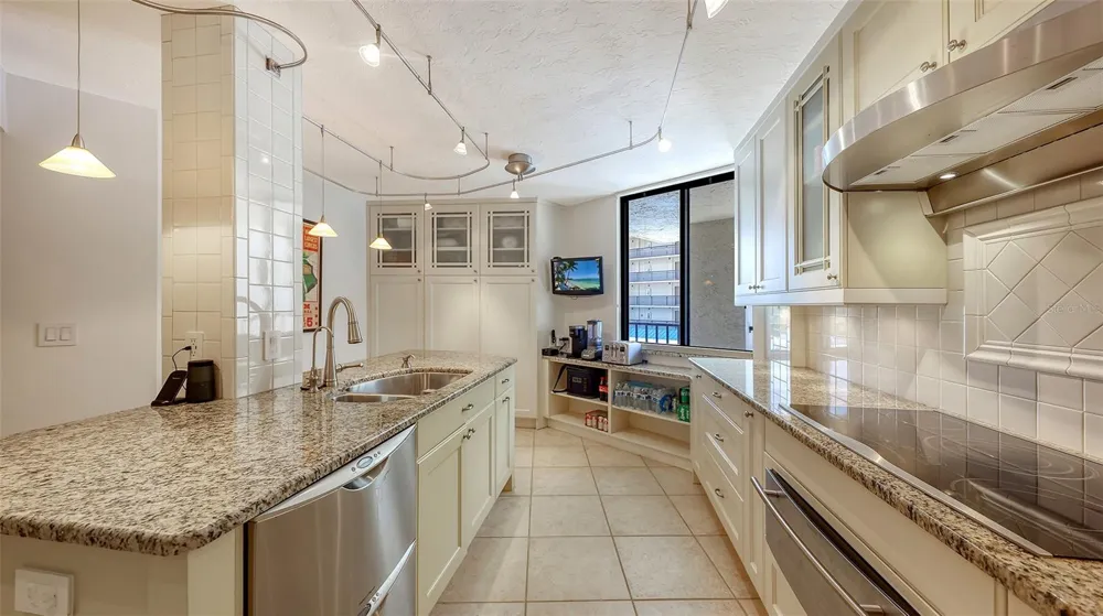 5880 MIDNIGHT PASS ROAD #307 Sarasota, FL 34242