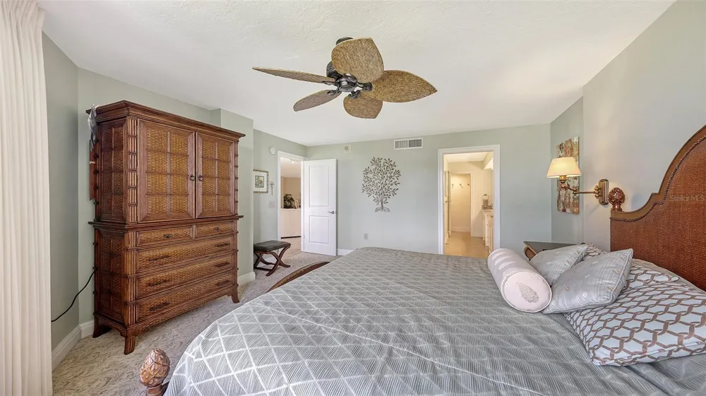 5880 MIDNIGHT PASS ROAD #307 Sarasota, FL 34242