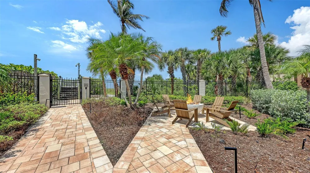 5880 MIDNIGHT PASS ROAD #307 Sarasota, FL 34242
