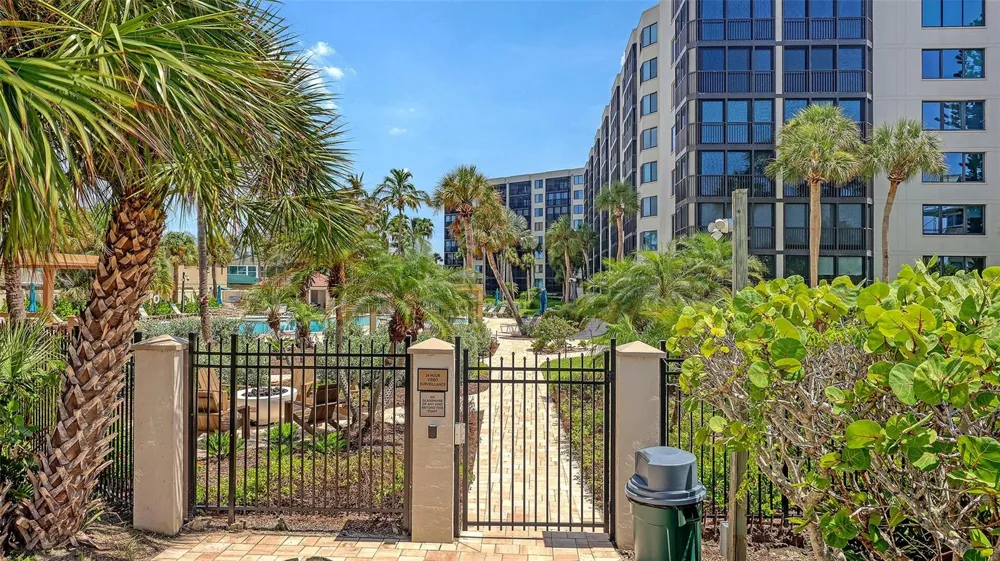 5880 MIDNIGHT PASS ROAD #307 Sarasota, FL 34242