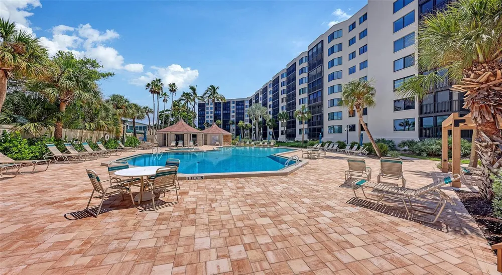 5880 MIDNIGHT PASS ROAD #307 Sarasota, FL 34242
