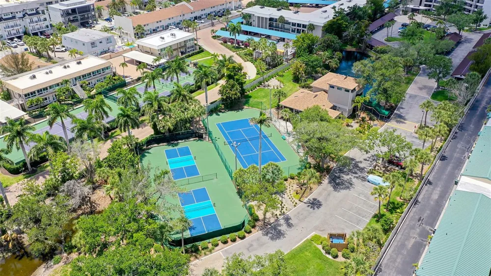 5880 MIDNIGHT PASS ROAD #307 Sarasota, FL 34242