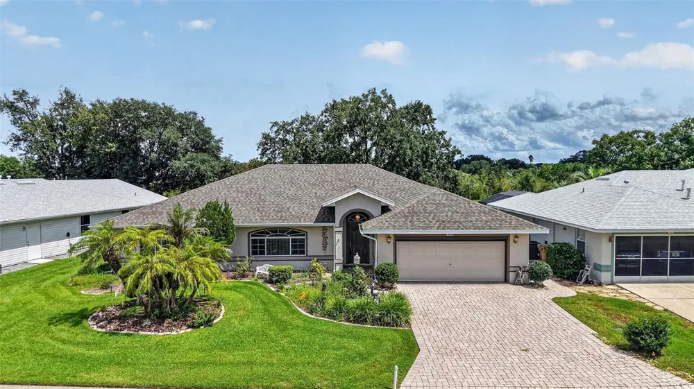 21526 KING HENRY AVENUE Leesburg, FL 34748