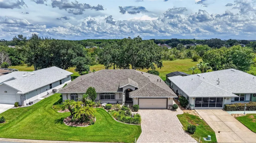 21526 KING HENRY AVENUE Leesburg, FL 34748
