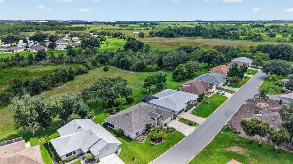 21526 KING HENRY AVENUE Leesburg, FL 34748