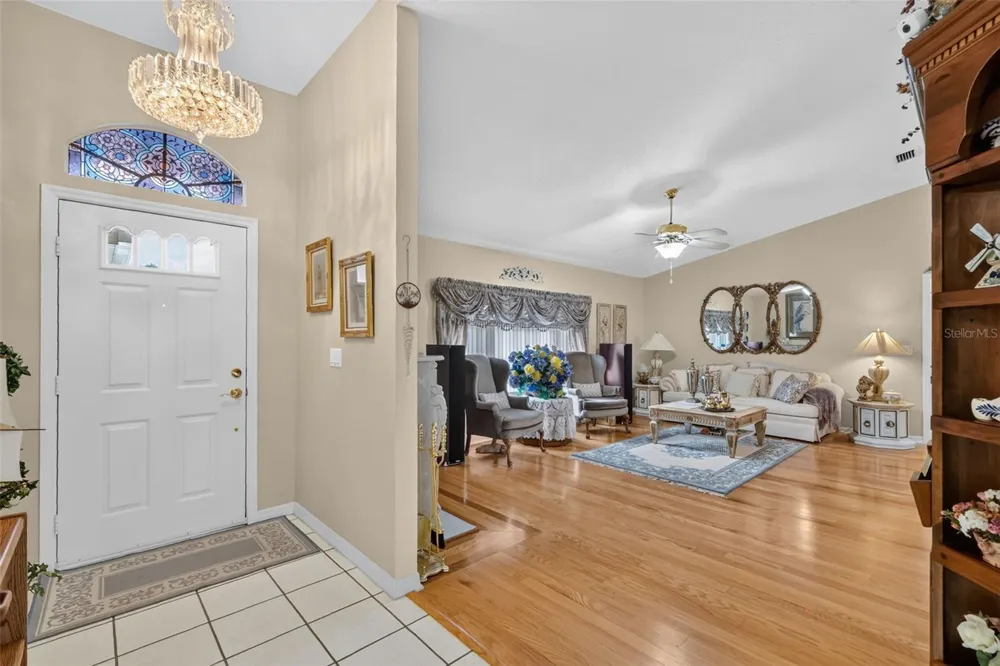 21526 KING HENRY AVENUE Leesburg, FL 34748