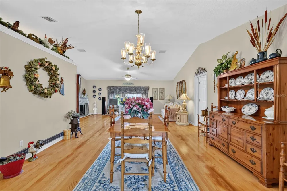 21526 KING HENRY AVENUE Leesburg, FL 34748