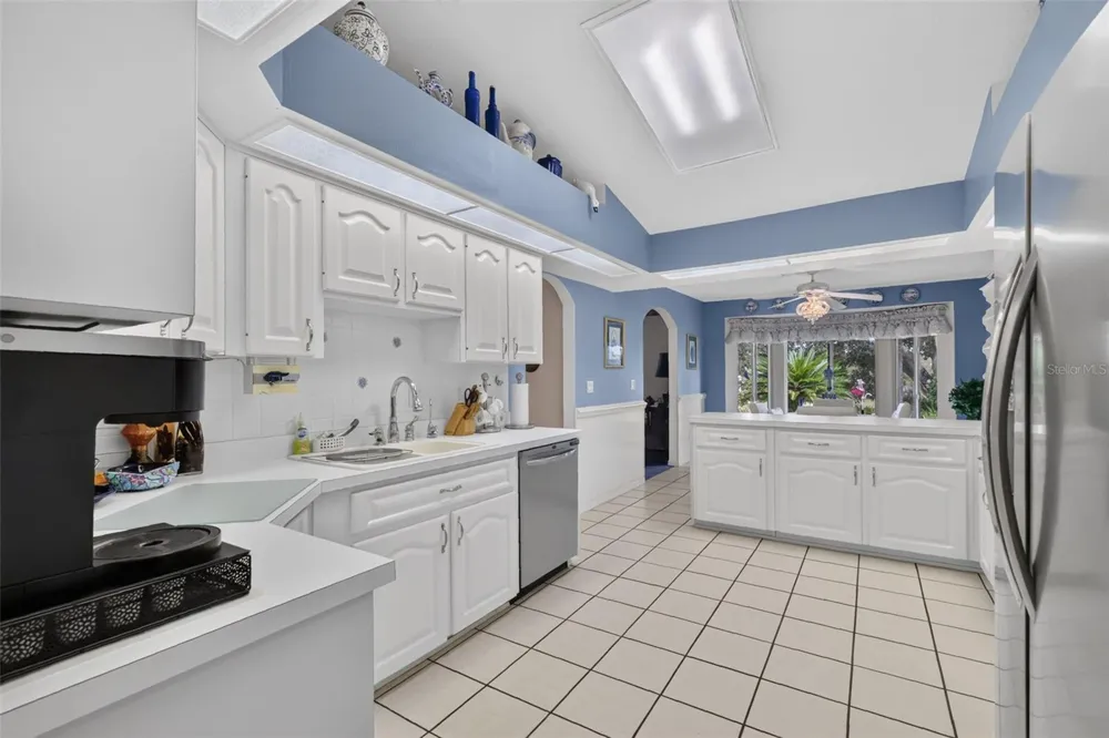 21526 KING HENRY AVENUE Leesburg, FL 34748