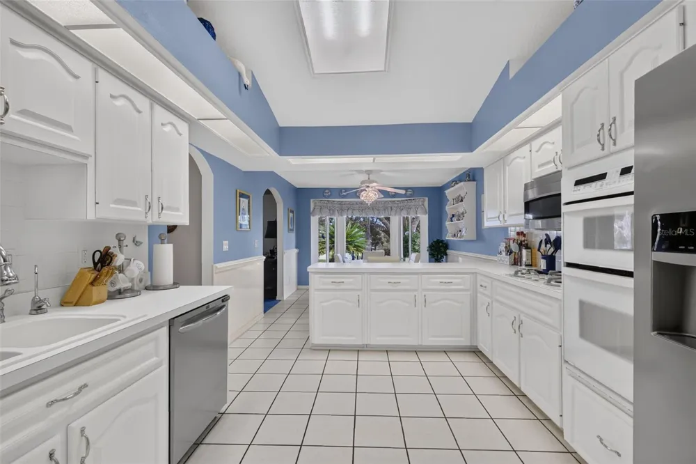 21526 KING HENRY AVENUE Leesburg, FL 34748