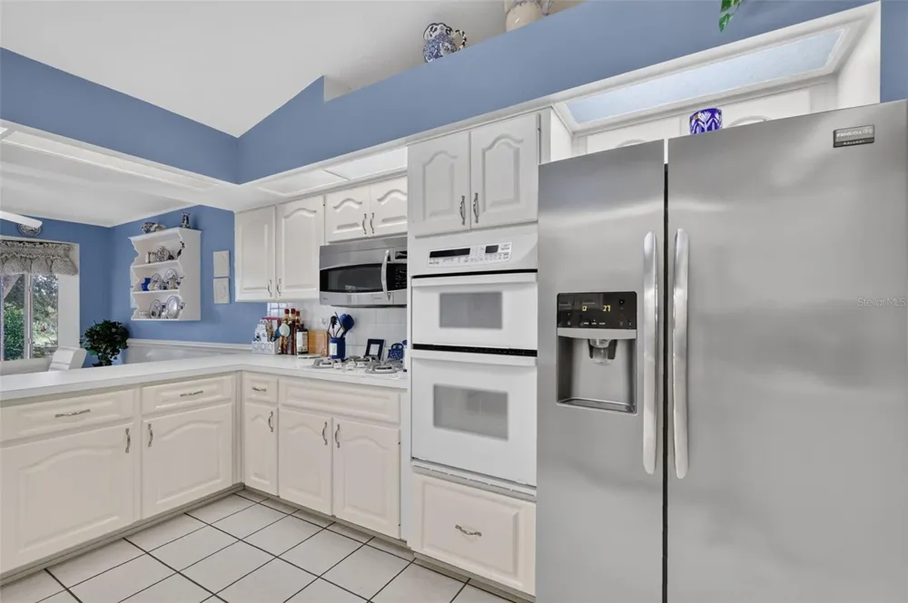 21526 KING HENRY AVENUE Leesburg, FL 34748