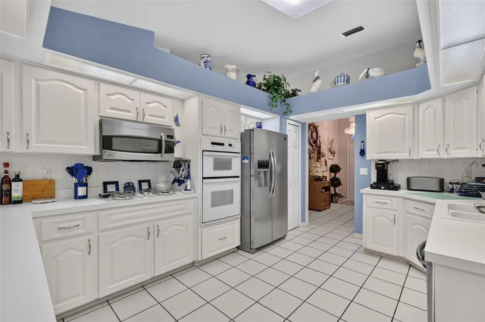 21526 KING HENRY AVENUE Leesburg, FL 34748