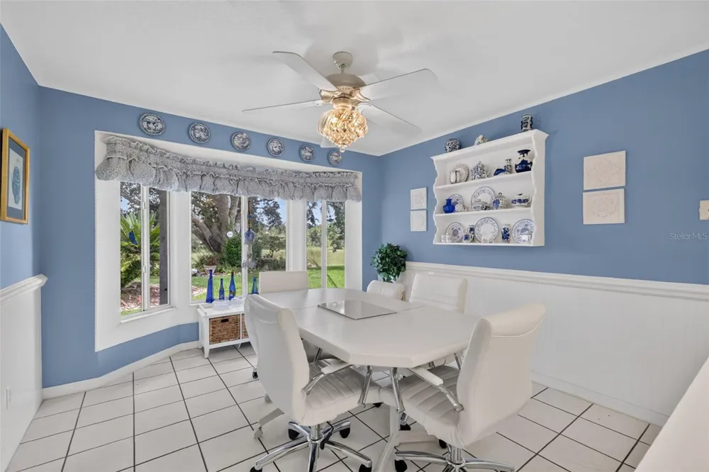 21526 KING HENRY AVENUE Leesburg, FL 34748