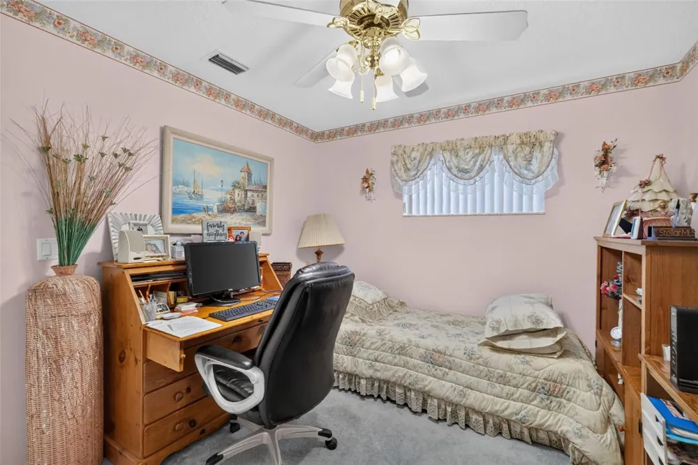21526 KING HENRY AVENUE Leesburg, FL 34748