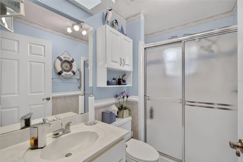 21526 KING HENRY AVENUE Leesburg, FL 34748
