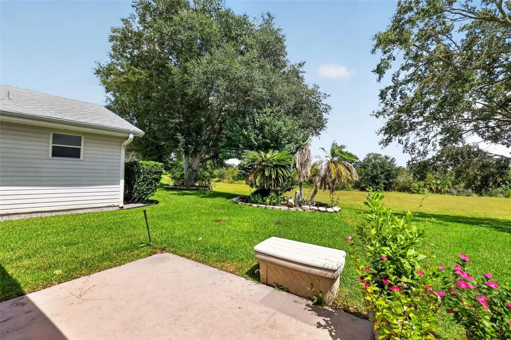 21526 KING HENRY AVENUE Leesburg, FL 34748