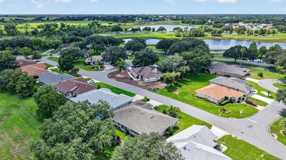 21526 KING HENRY AVENUE Leesburg, FL 34748