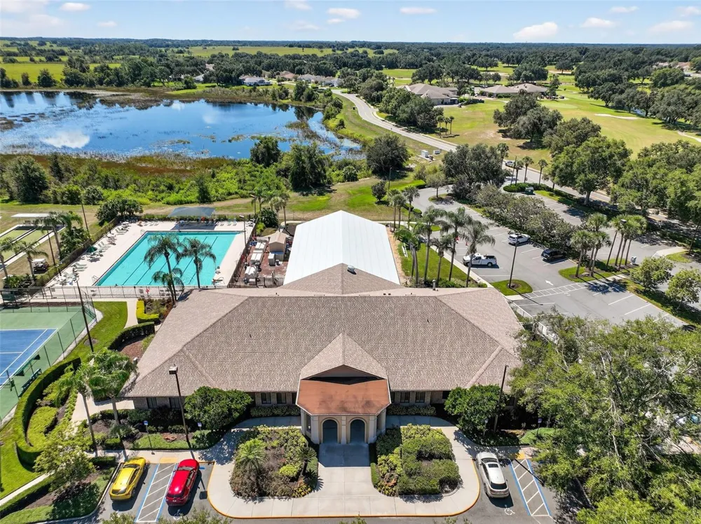 21526 KING HENRY AVENUE Leesburg, FL 34748