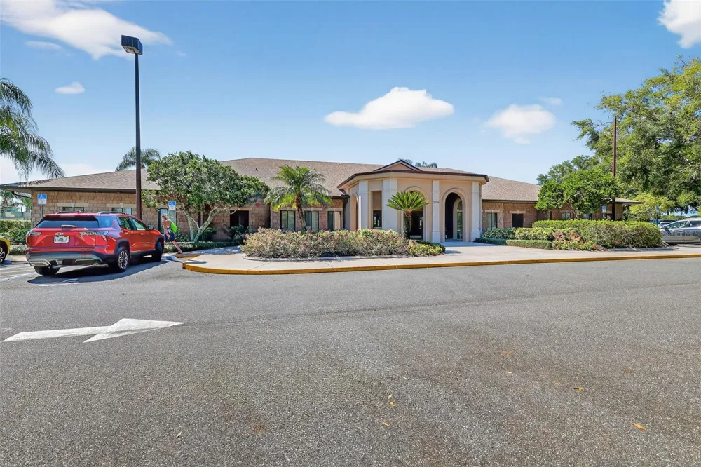 21526 KING HENRY AVENUE Leesburg, FL 34748