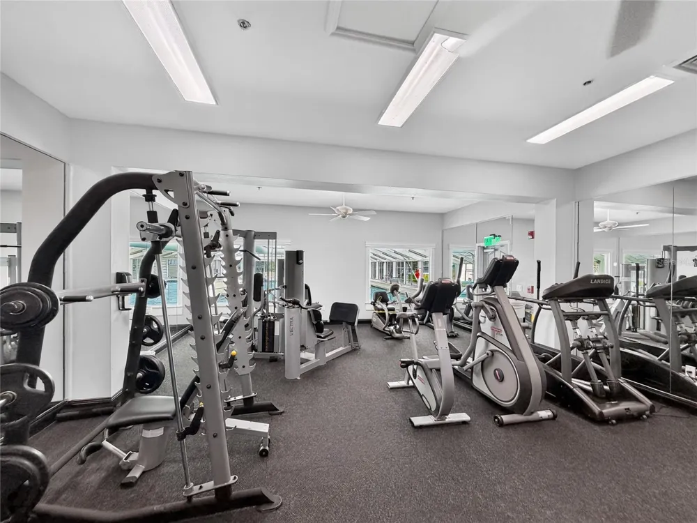 21526 KING HENRY AVENUE Leesburg, FL 34748