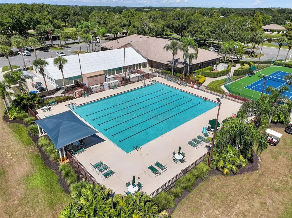 21526 KING HENRY AVENUE Leesburg, FL 34748
