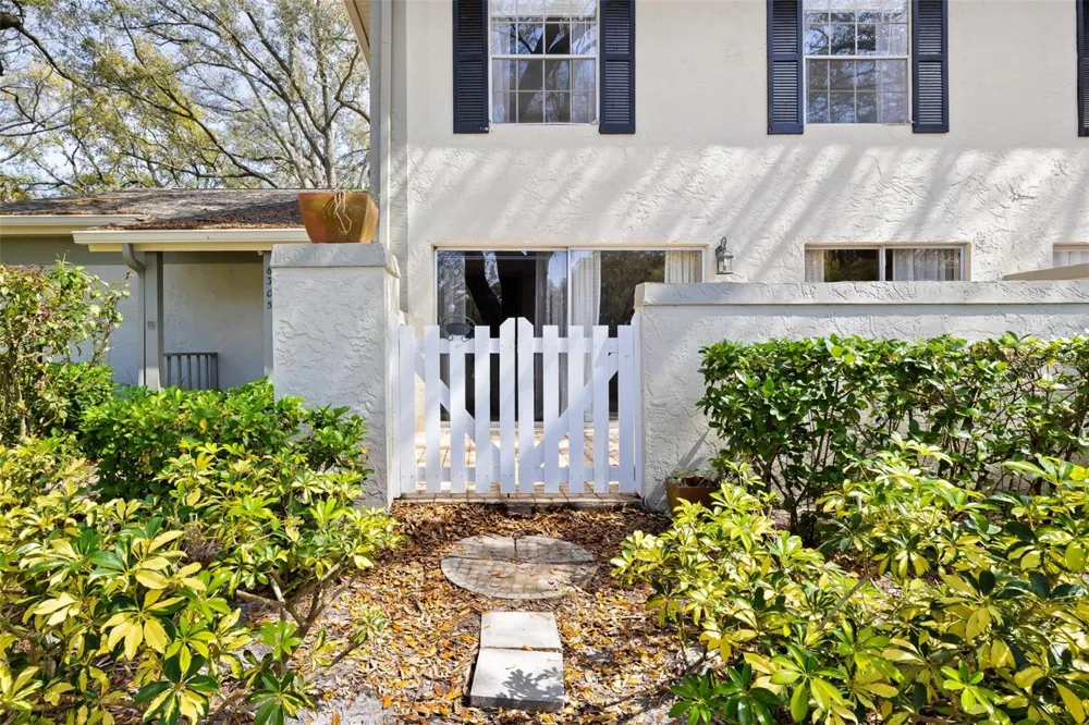 6305 MORNINGMIST COURT #6305 Temple Terrace, FL 33617