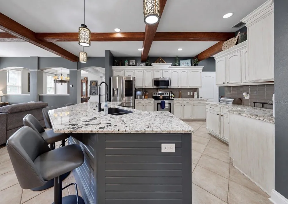 4346 WATERVILLE AVENUE Wesley Chapel, FL 33543