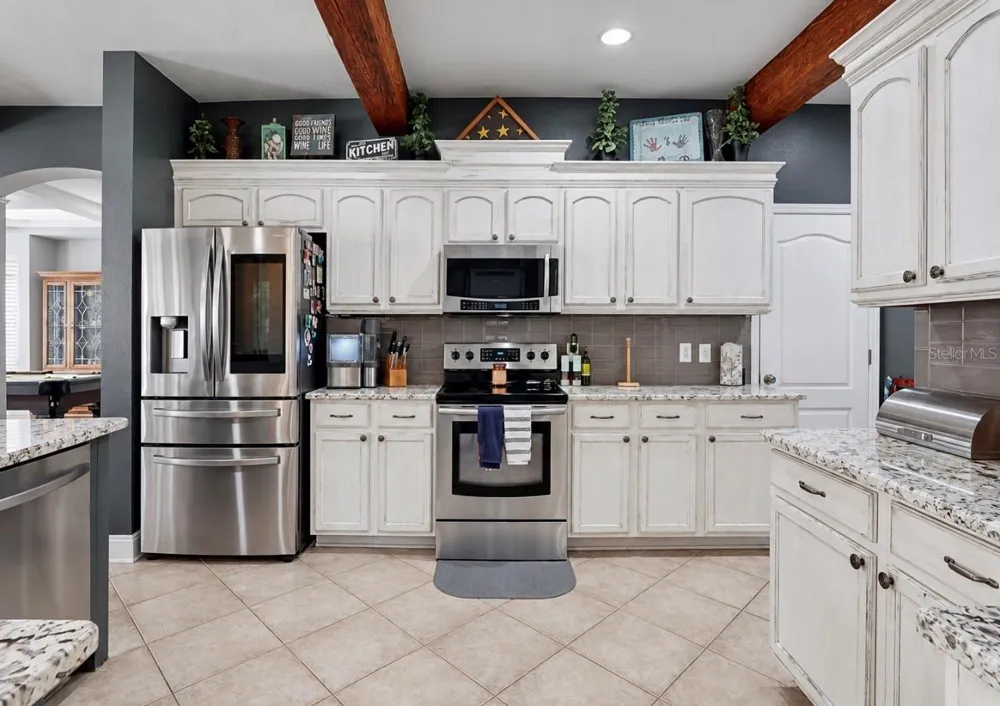 4346 WATERVILLE AVENUE Wesley Chapel, FL 33543
