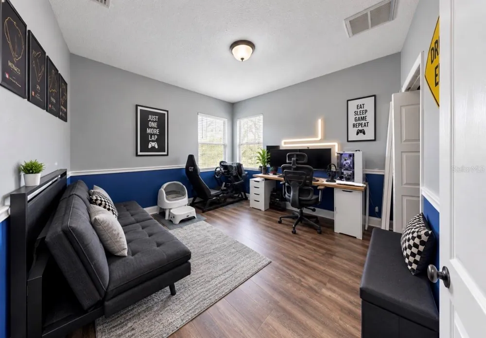 4346 WATERVILLE AVENUE Wesley Chapel, FL 33543