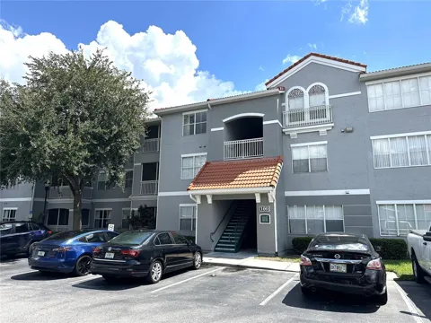 18001 RICHMOND PLACE DRIVE #136