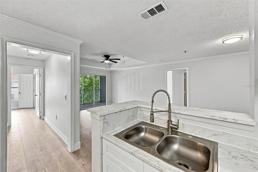 18001 RICHMOND PLACE DRIVE #136 Tampa, FL 33647
