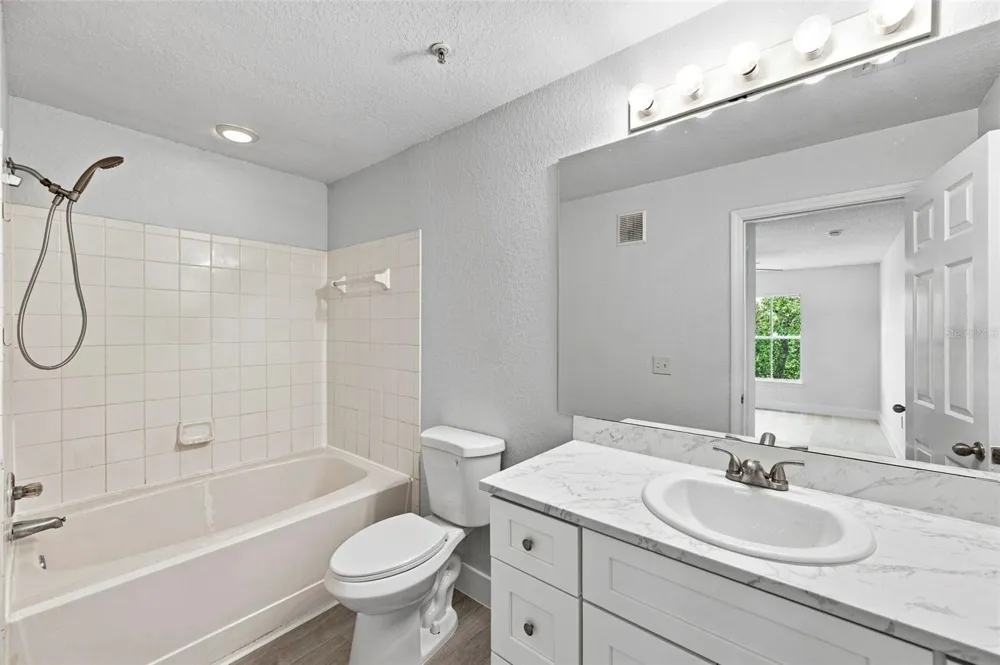 18001 RICHMOND PLACE DRIVE #136 Tampa, FL 33647