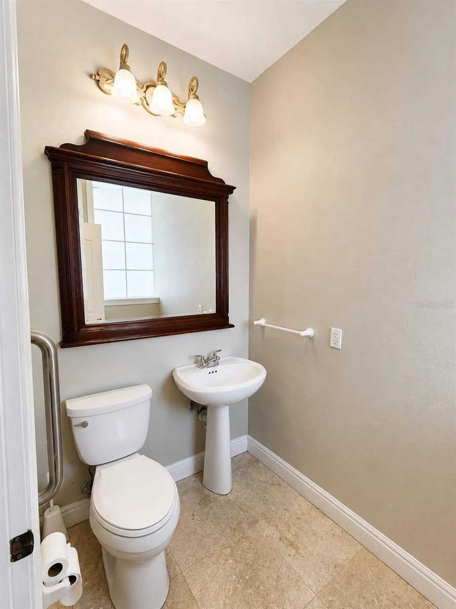 1257 FRUITVILLE ROAD #B2 Sarasota, FL 34236
