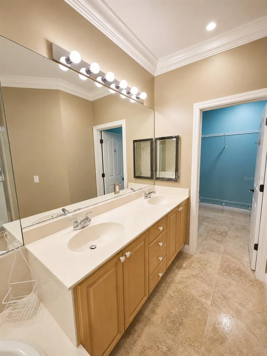 1257 FRUITVILLE ROAD #B2 Sarasota, FL 34236
