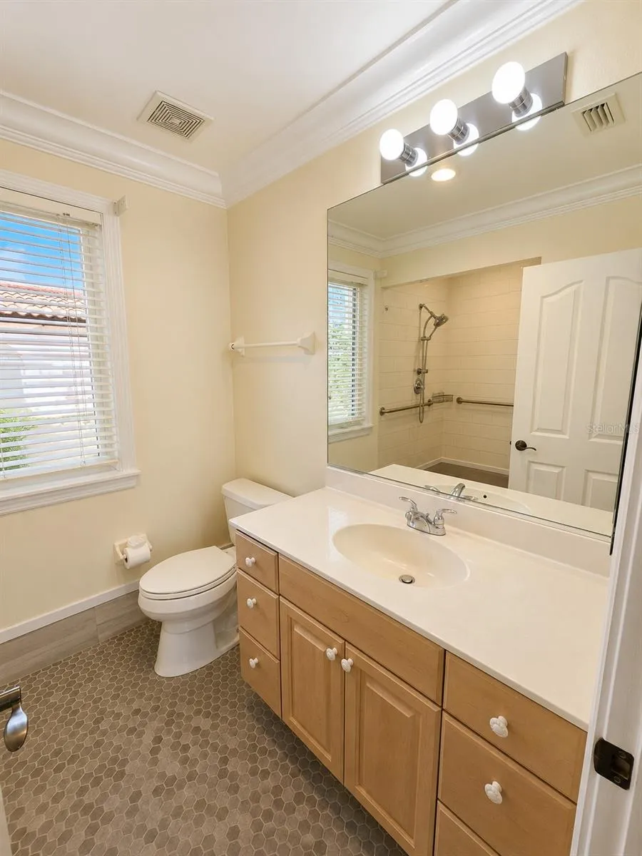 1257 FRUITVILLE ROAD #B2 Sarasota, FL 34236