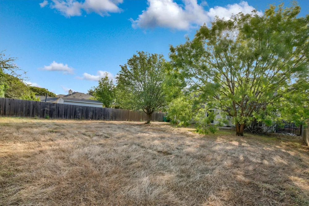 824 Broken Feather Trail Pflugerville, TX 78660